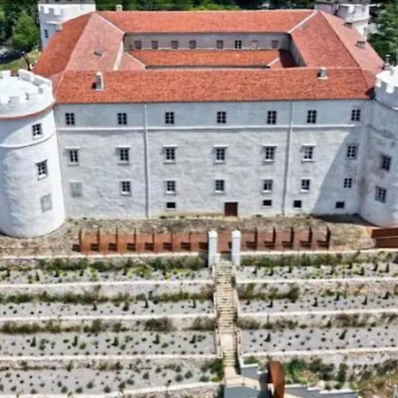 Kiara *